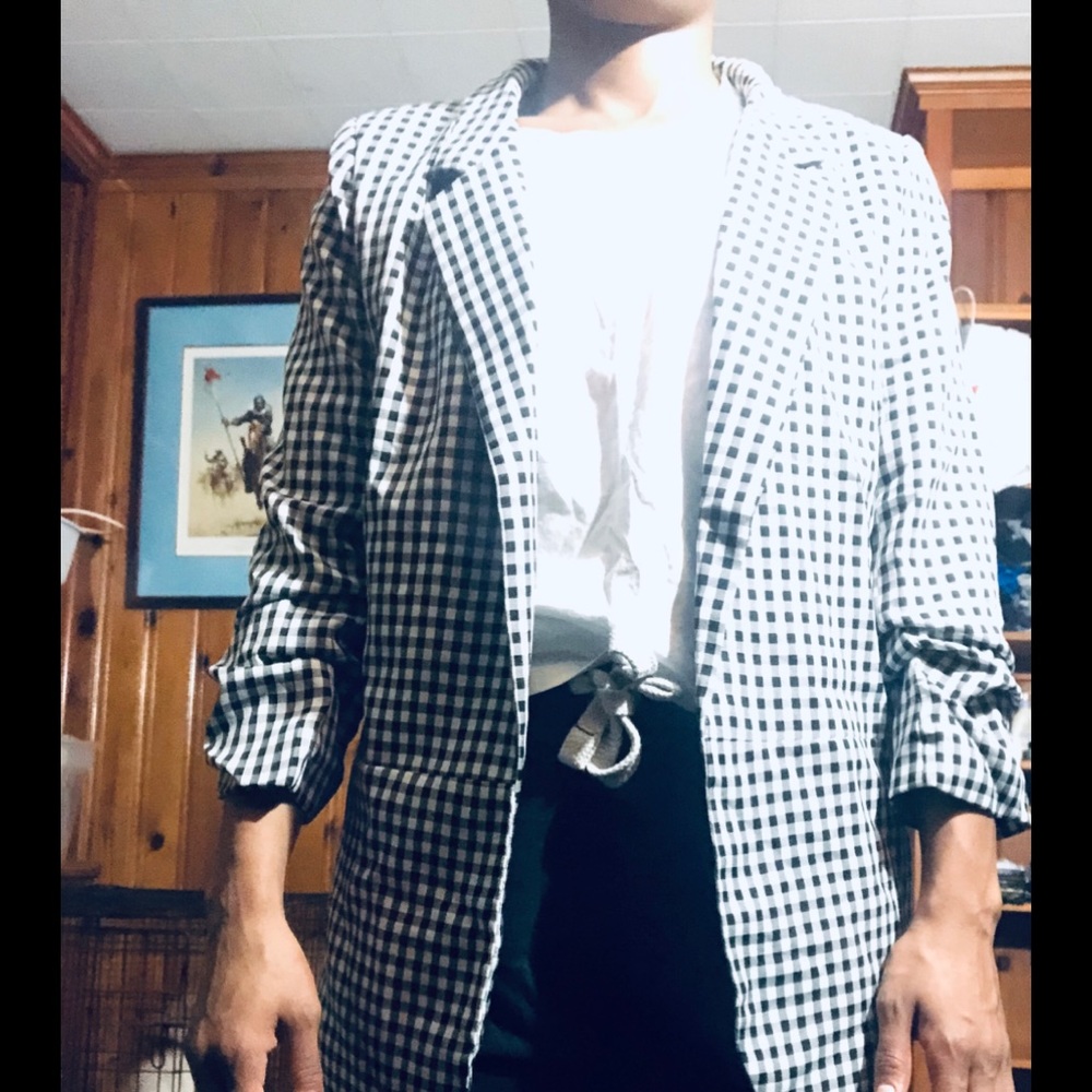Blazer - Picture 3 of 5